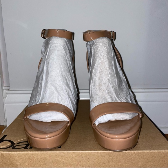 Faux Leather platform Heels - Picture 2 of 4